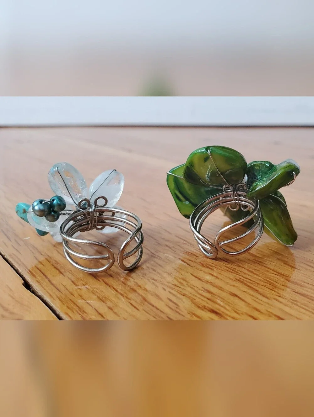 Green Shell & White/teal Flower Style Wire Ring Duo